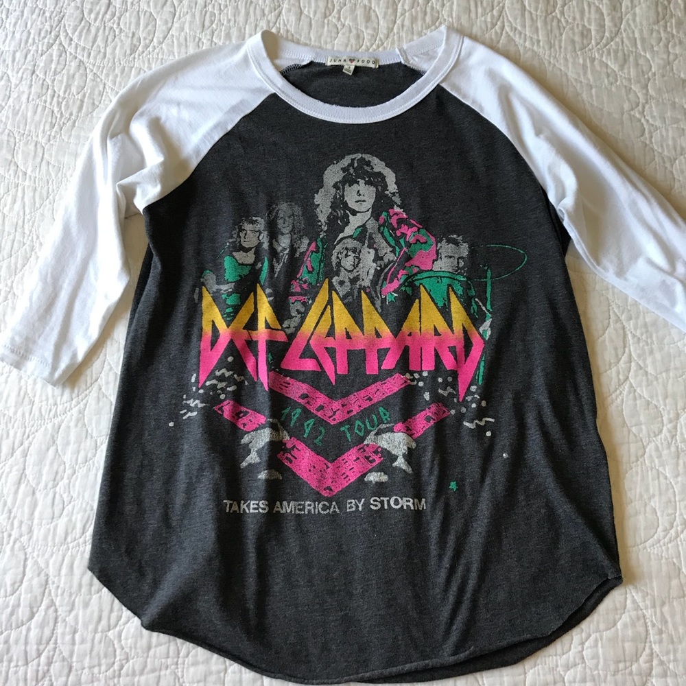 Def Leppard baseball tee
